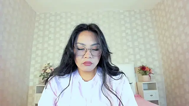 NatsumiHun's Live XXX Chat