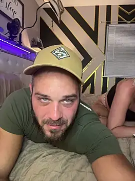 Show modela Peachyb na web-kameri