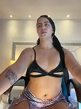 Czat XXX na żywo – Natasha_Kiim_