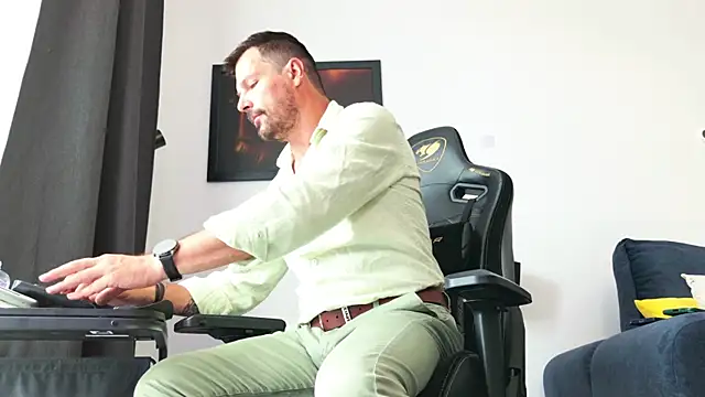 ChrisKox Chat XXX live