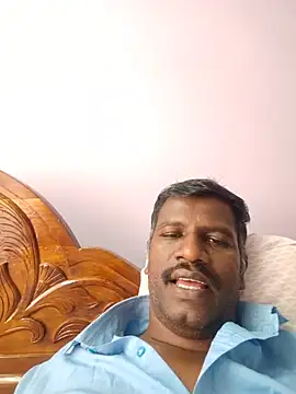 Paramkeerthi: απευθείας συνομιλία ΧΧΧ