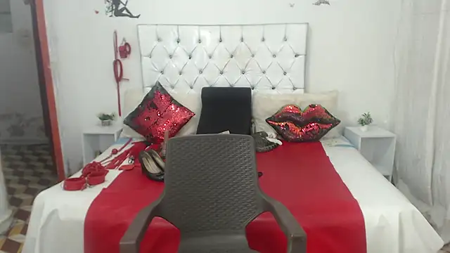Sweetbigcatt's Live XXX Chat
