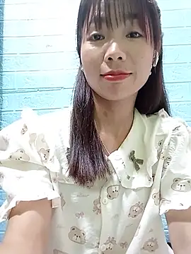 AmyLinee01 即時 XXX 聊天