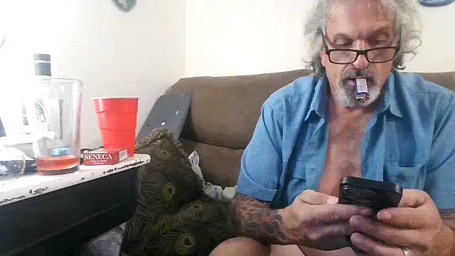 Harley1414Vicky Show in webcam