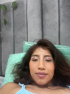 Chat XXX en directo de naomiii__
