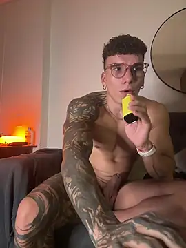 estebandi_do Adlı Modelin Canlı XXX Sohbeti