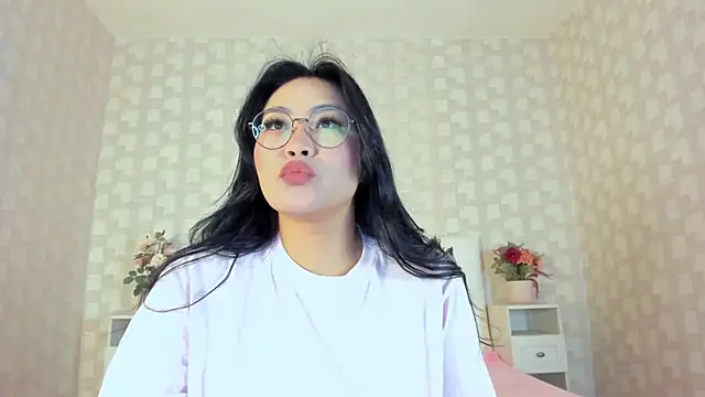 دردشة NatsumiHun الجنسية المباشرة