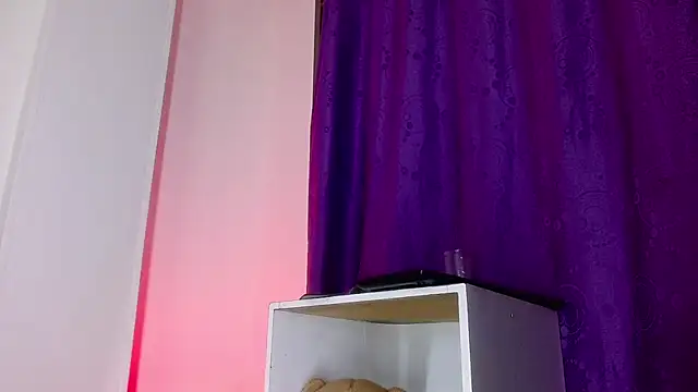 Angel_foxc13 即時 XXX 聊天