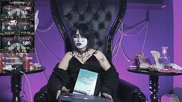 Navier__ élő XXX-chatje