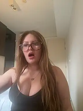 Chat +18 de cherryrosealiee ao vivo