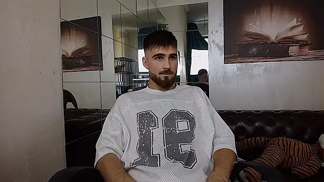 KyloEast Chat XXX live