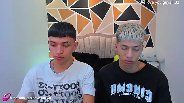 Chat +18 de Juan_Nd_Steven ao vivo