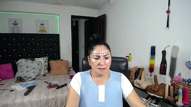 mature_bigboobs10 Adlı Modelin Canlı XXX Sohbeti