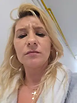 KaylinJan live XXX chat