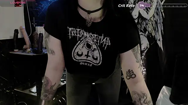 Evil_Queen_666: онлайн-секс-чат