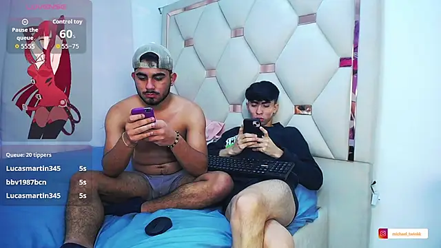 Michael_and_twinkk: онлайн-секс-чат
