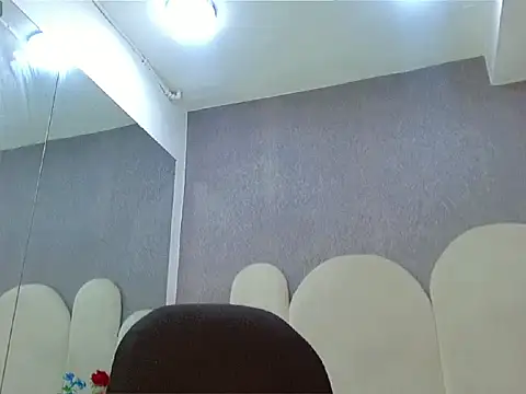 Chat +18 de bella_77_ ao vivo