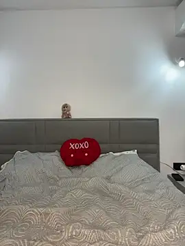 CurlyLara Live XXX Chat