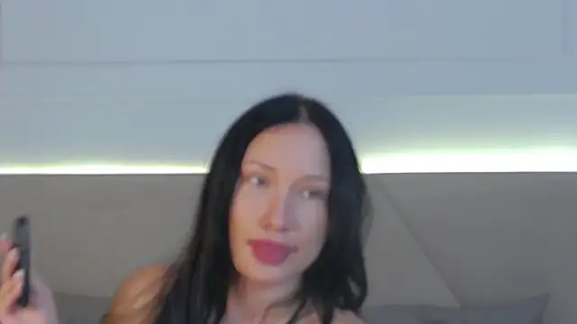 Chat +18 de VikkyVonn ao vivo