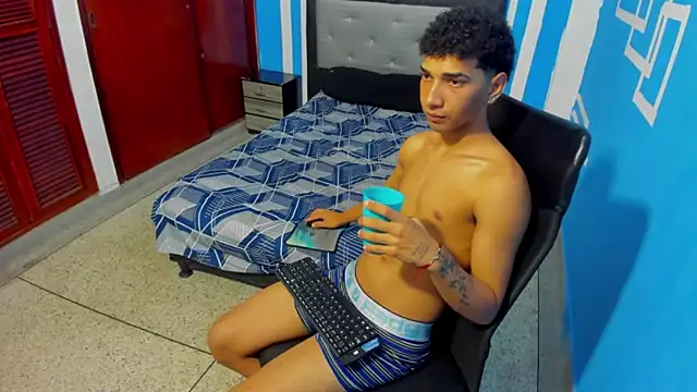 efrain_boy XXX чат на живо