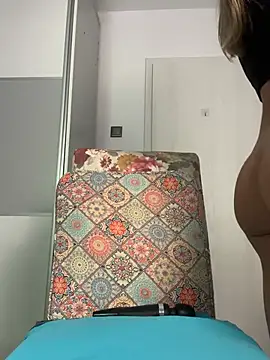 snow_flakee Live XXX Chat