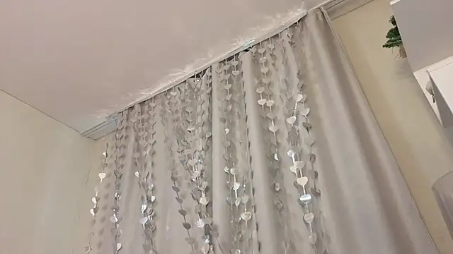 Chat +18 de Milly_Lane ao vivo
