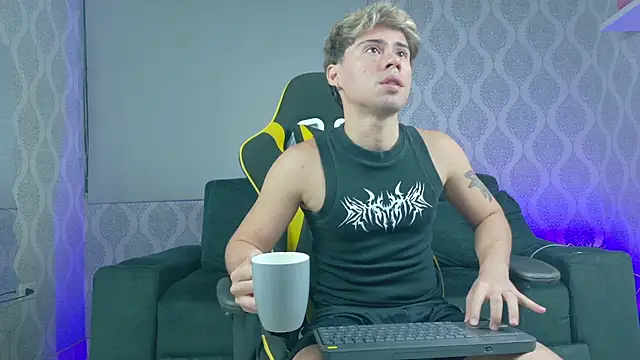 XXX chat uživo modela Twinfire_zeus