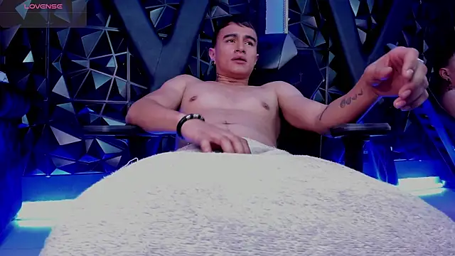 แชท XXX สดของ LiamDeeps