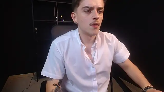 FelixStarkk Adlı Modelin Canlı XXX Sohbeti