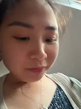 Iridessa-'s Live XXX Chat