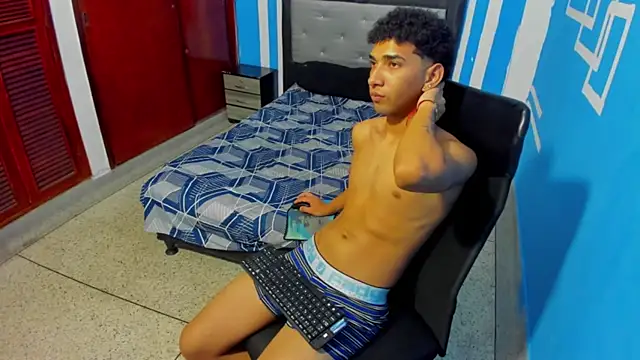 efrain_boy's Live XXX Chat