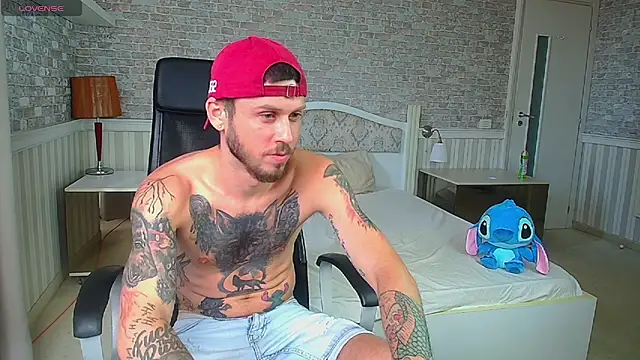 צ'אט XXX בשידור חי של JonahShaw