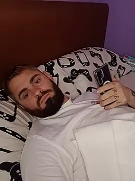 RaduuuxXx Chat XXX in diretta