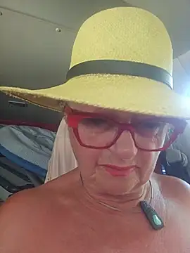Hot-Muci Live XXX Chat