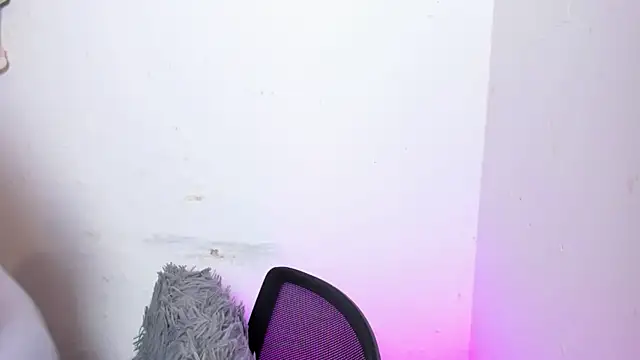 Chat +18 de AngelaRicci ao vivo