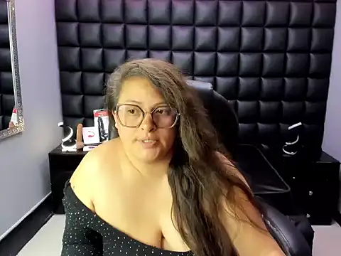 Živý XXX chat SaraThonson_