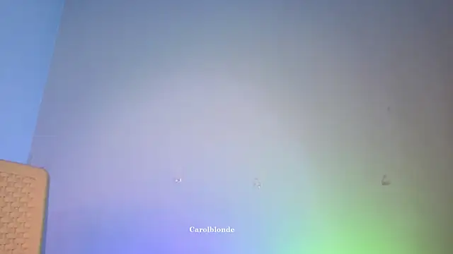 Carolblonde Adlı Modelin Canlı XXX Sohbeti