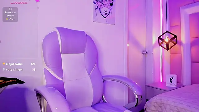 cherub_ Adlı Modelin Canlı XXX Sohbeti