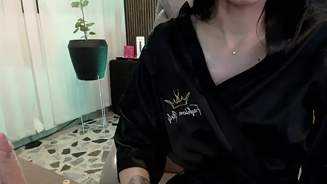 Chat XXX ao vivo de IzzyHiltton_