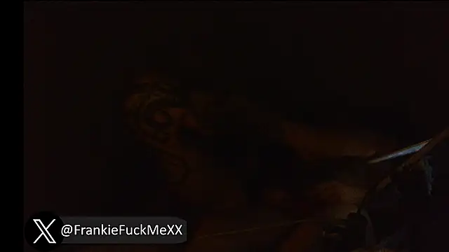 Chat XXX ao vivo de FrankieFuckMeXX