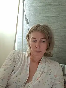 stellahere8 Adlı Modelin Canlı XXX Sohbeti