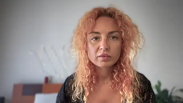 Chat XXX ao vivo de Reddgiirl
