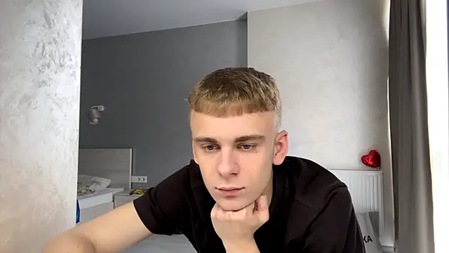 SoloFury webkamerás műsora