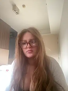 cherryrosealiee's Live Chat Room