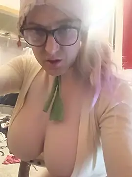 sissytrapdolly24のライブXXXチャット