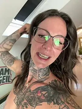 Chat XXX en directo de BrownieyQueen