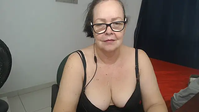 latinalili9's Live XXX Chat