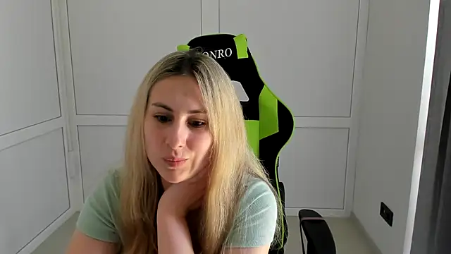 MissLunariaa's Live XXX Chat