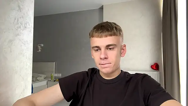 SoloFury 在線直播表演