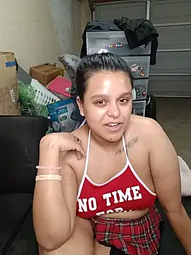 Chat XXX en directo de aye_tinakopixx
